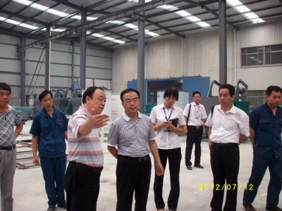 2012.7.12日李國忠教授到我公司參觀考察、指導工作